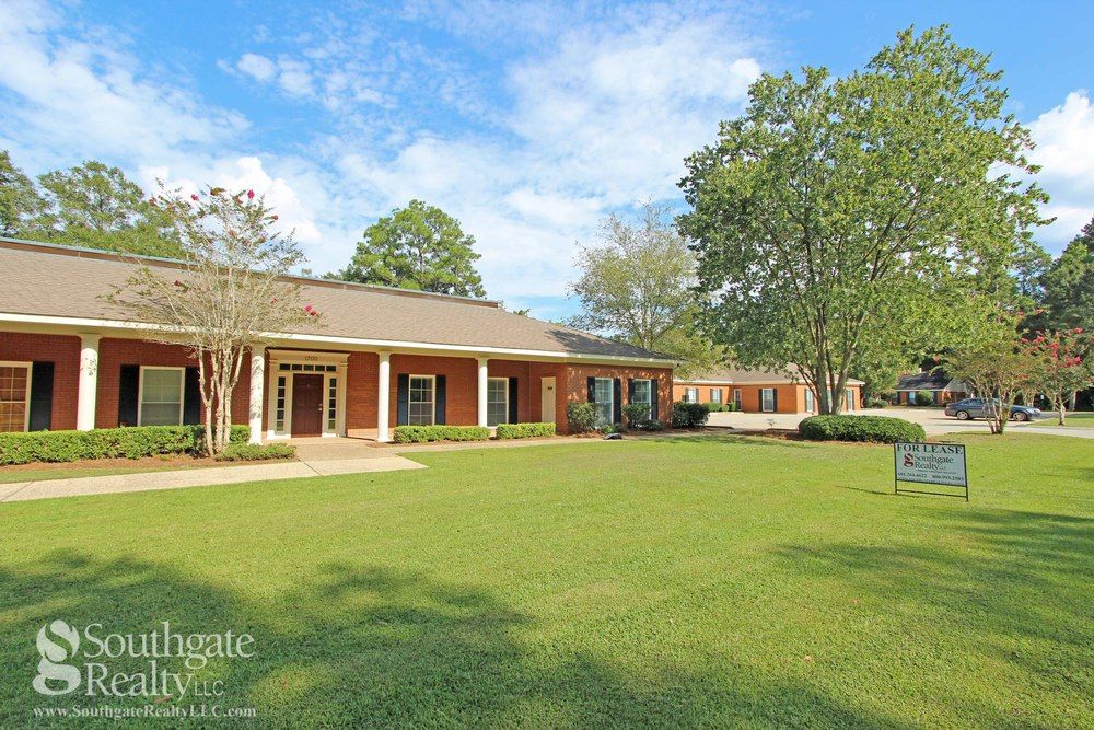 South 28th Ave. Office Building: 1700 S 28th Ave, Hattiesburg, MS 39402
